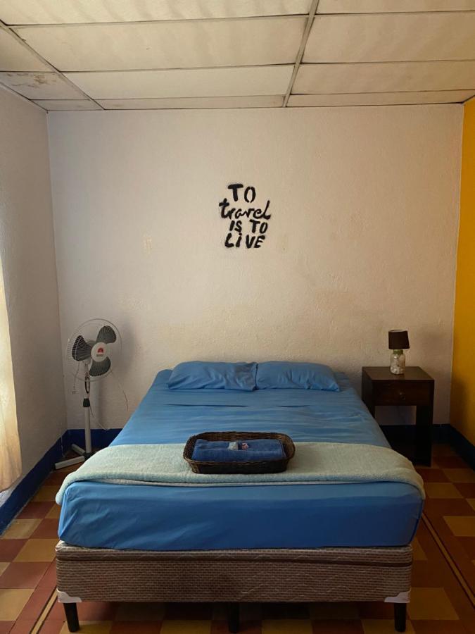4 Grados Hostel Guatemala City Exterior photo